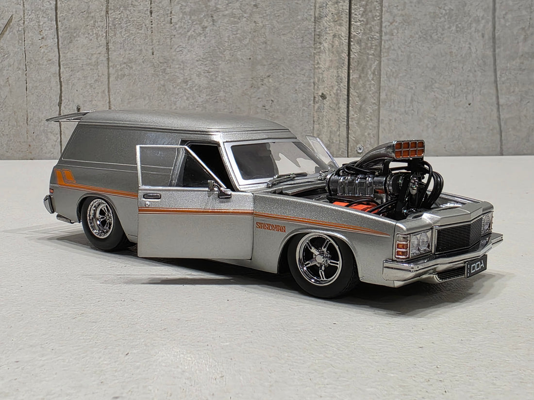BLOWN HOLDEN HZ SANDMAN PANELVAN - SILVER 1:24 SCALE DIECAST MODEL - DDA