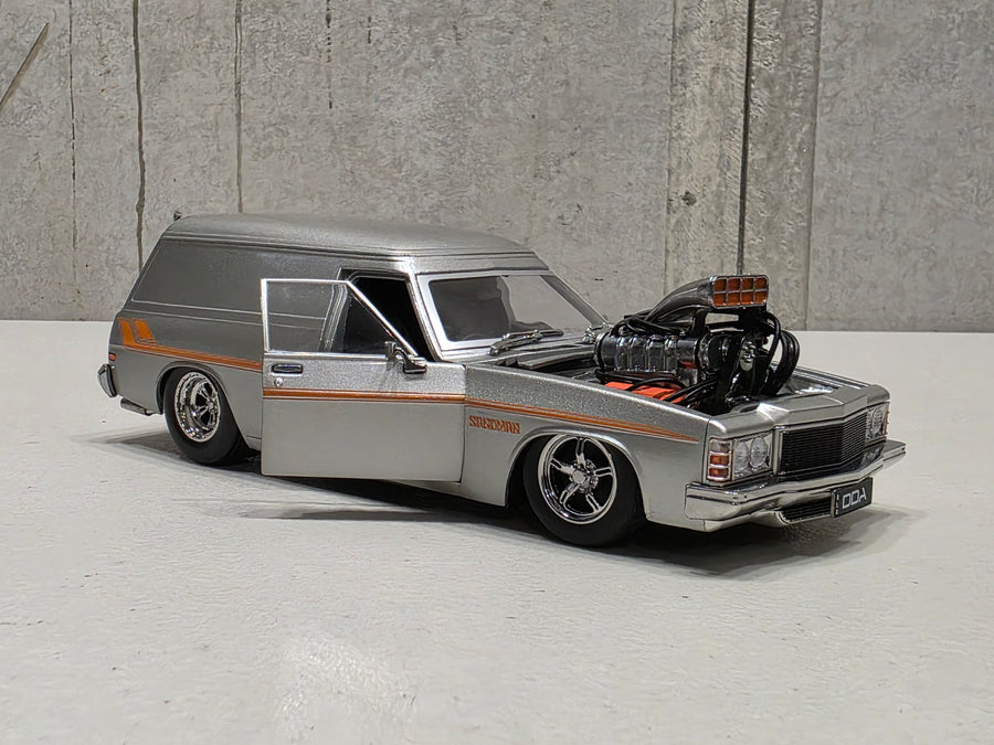 BLOWN HOLDEN HZ SANDMAN PANELVAN - SILVER 1:24 SCALE DIECAST MODEL - DDA