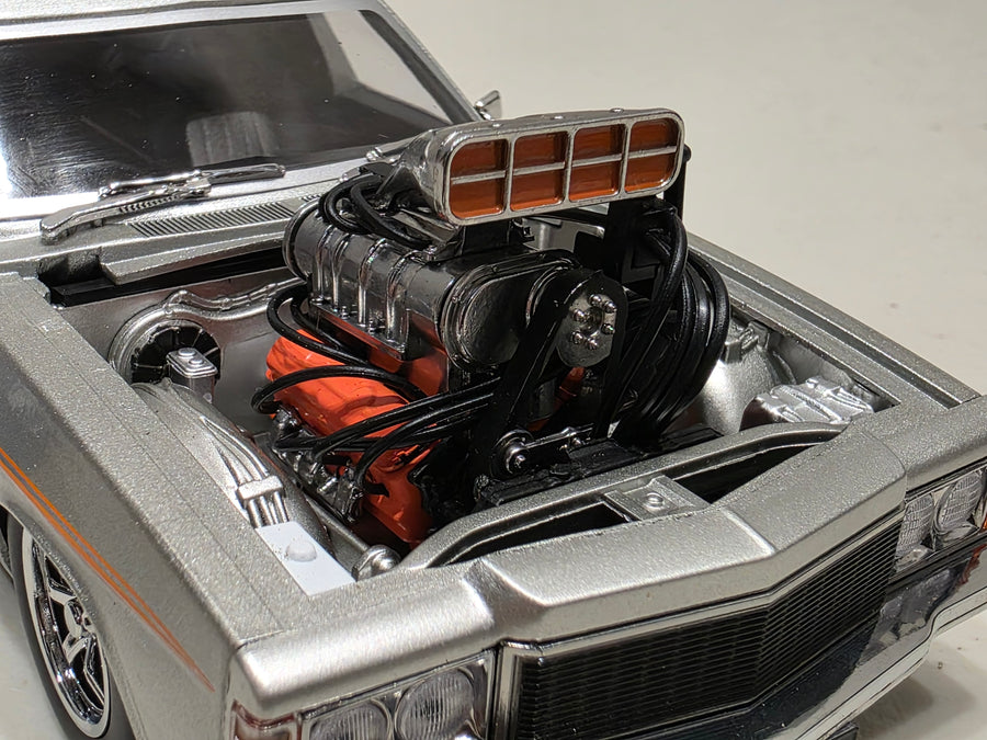 BLOWN HOLDEN HZ SANDMAN PANELVAN - SILVER 1:24 SCALE DIECAST MODEL - DDA