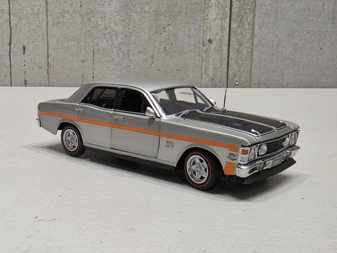 XW GTHO PHASE II - SILVER FOX- 1:32 SCALE DIECAST MODEL - DDA