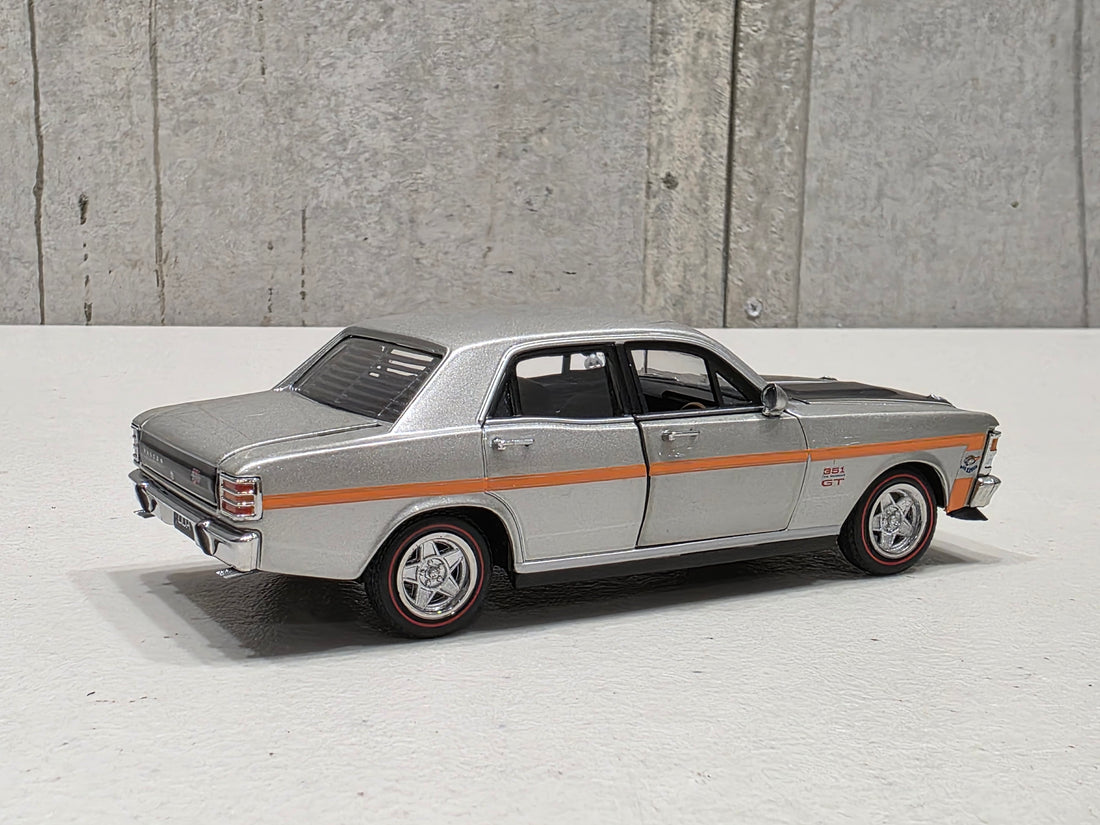 XW GTHO PHASE II - SILVER FOX- 1:32 SCALE DIECAST MODEL - DDA