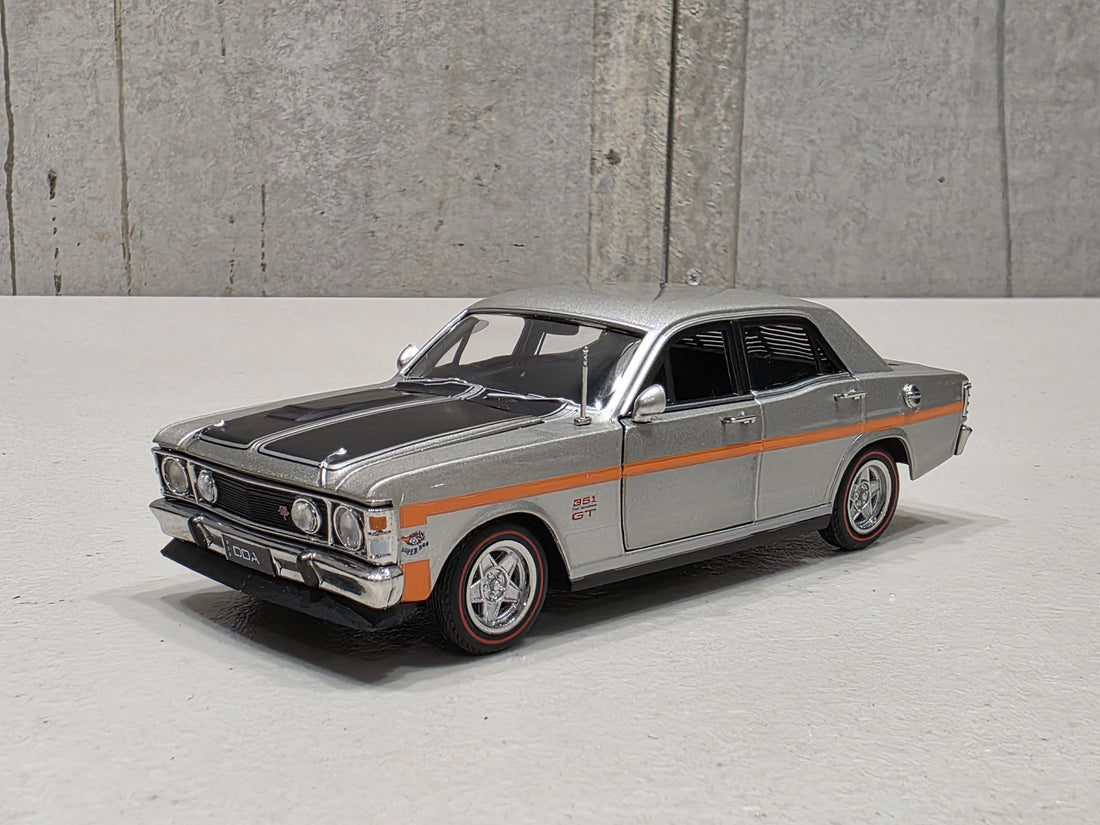 XW GTHO PHASE II - SILVER FOX- 1:32 SCALE DIECAST MODEL - DDA