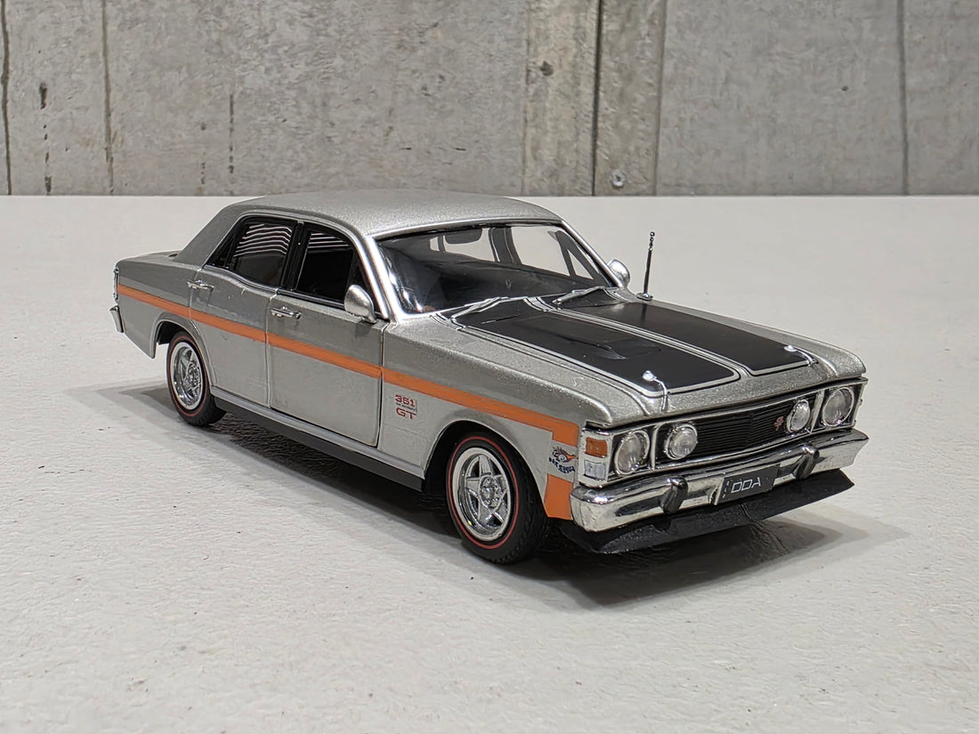 XW GTHO PHASE II - SILVER FOX- 1:32 SCALE DIECAST MODEL - DDA
