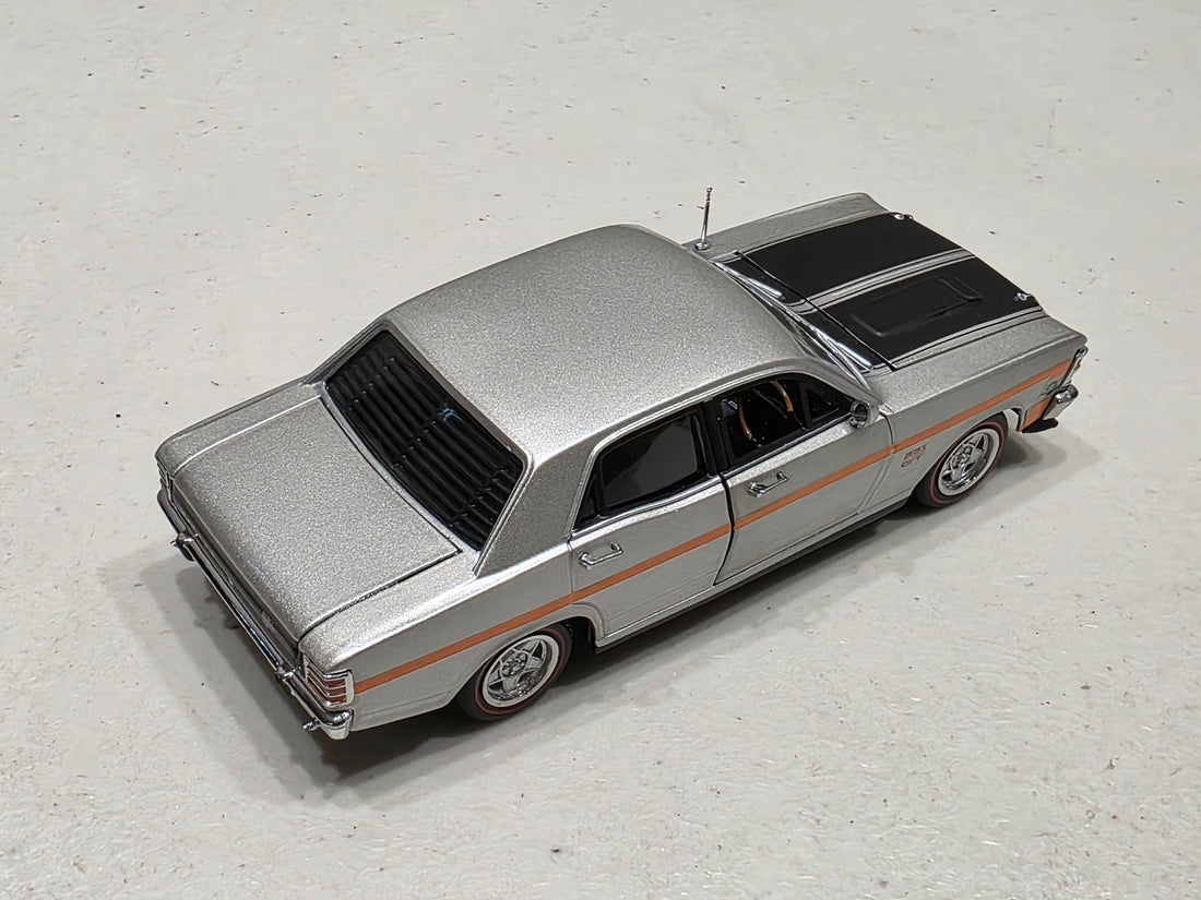 XW GTHO PHASE II - SILVER FOX- 1:32 SCALE DIECAST MODEL - DDA