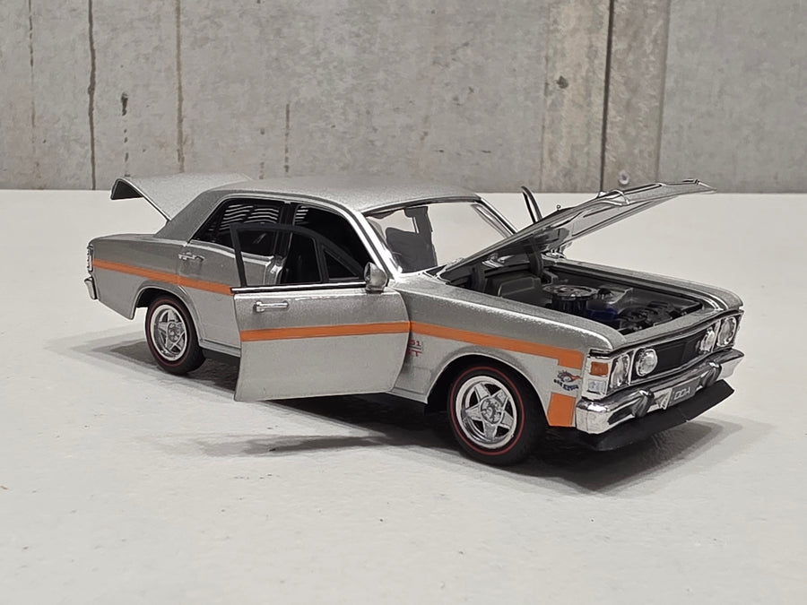 XW GTHO PHASE II - SILVER FOX- 1:32 SCALE DIECAST MODEL - DDA
