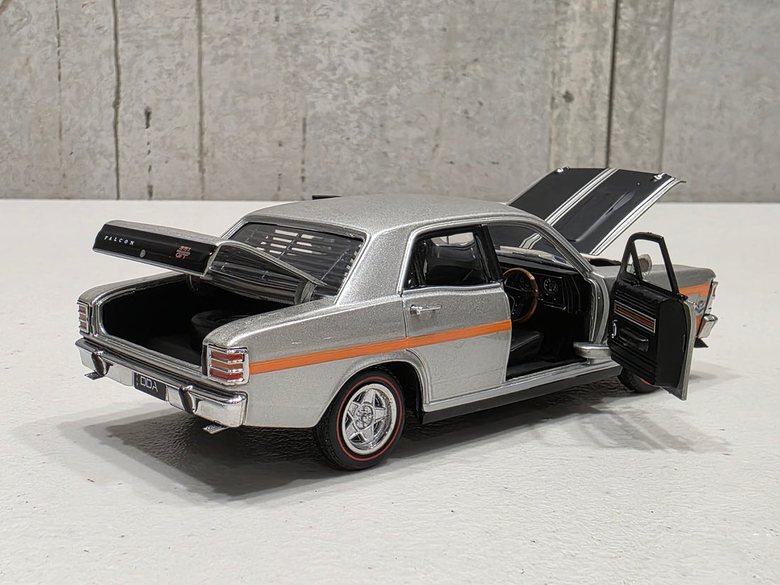 XW GTHO PHASE II - SILVER FOX- 1:32 SCALE DIECAST MODEL - DDA