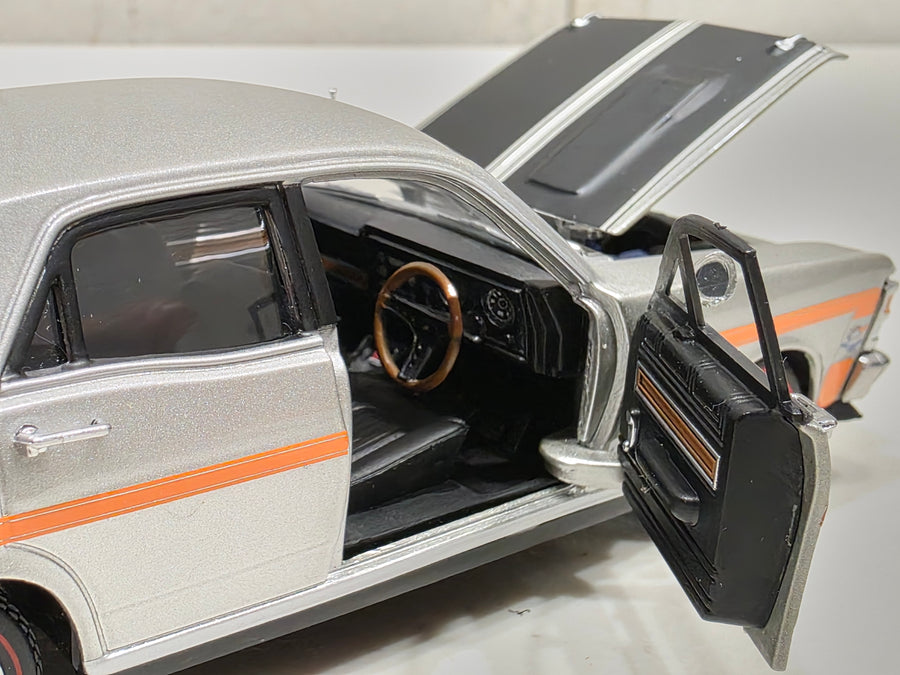 XW GTHO PHASE II - SILVER FOX- 1:32 SCALE DIECAST MODEL - DDA