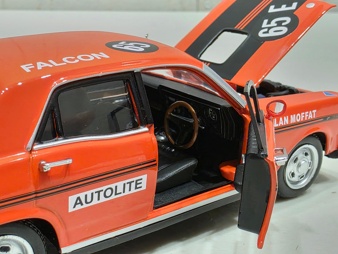 ALLAN MOFFAT - 1971 XY BATHURST WINNER - 1:32 SCALE DIECAST MODEL - DDA