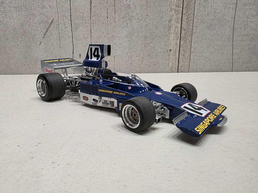1974 Tasman Series Adelaide 3rd Place - Lola T332 - 1:18 Scale Diecast Model - Classic Carlectables