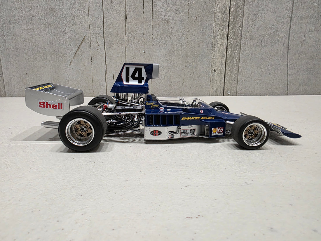1974 Tasman Series Adelaide 3rd Place - Lola T332 - 1:18 Scale Diecast Model - Classic Carlectables
