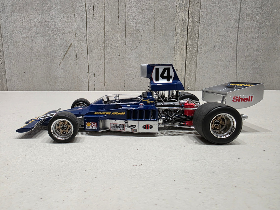 1974 Tasman Series Adelaide 3rd Place - Lola T332 - 1:18 Scale Diecast Model - Classic Carlectables