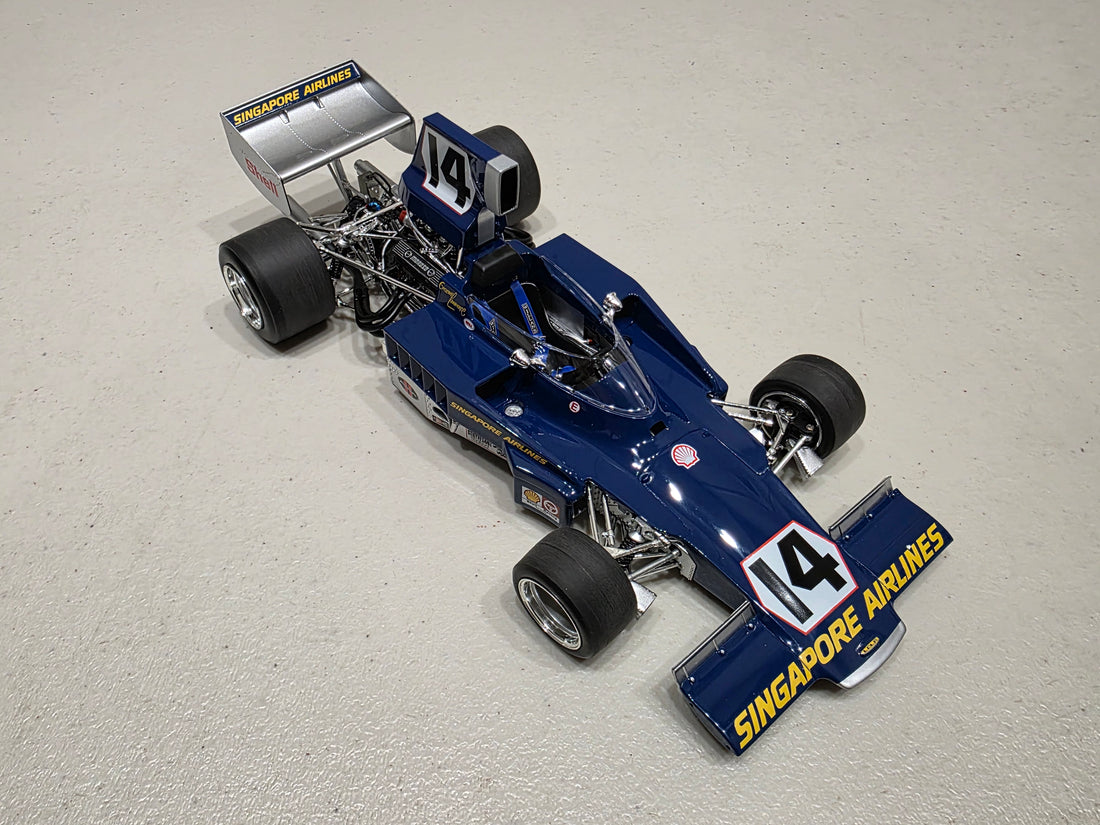 1974 Tasman Series Adelaide 3rd Place - Lola T332 - 1:18 Scale Diecast Model - Classic Carlectables