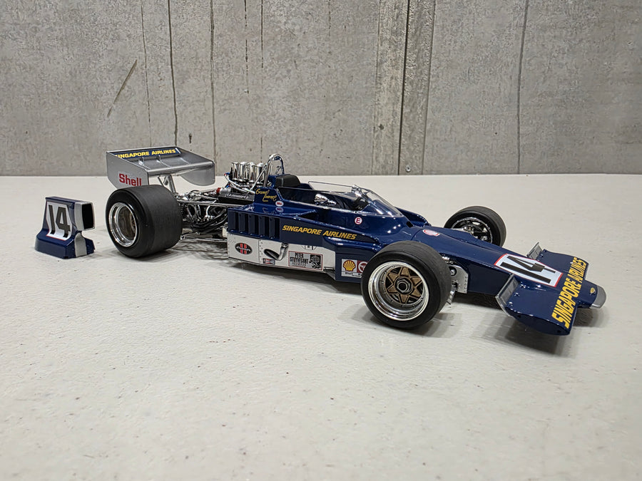 1974 Tasman Series Adelaide 3rd Place - Lola T332 - 1:18 Scale Diecast Model - Classic Carlectables