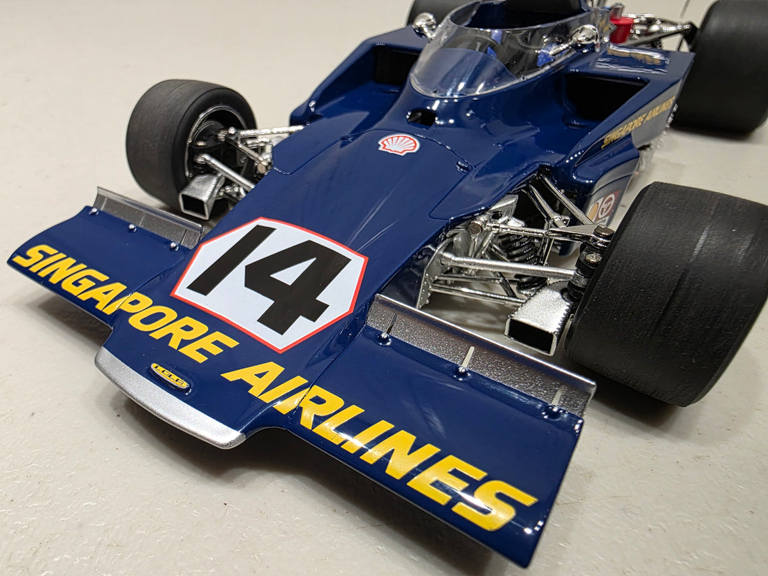1974 Tasman Series Adelaide 3rd Place - Lola T332 - 1:18 Scale Diecast Model - Classic Carlectables