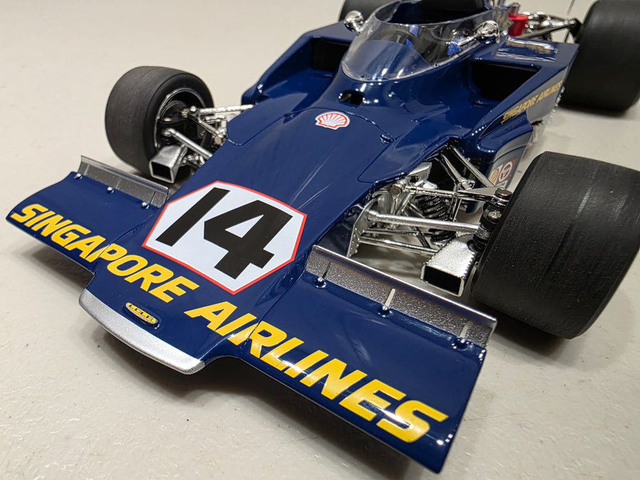 1974 Tasman Series Adelaide 3rd Place - Lola T332 - 1:18 Scale Diecast Model - Classic Carlectables
