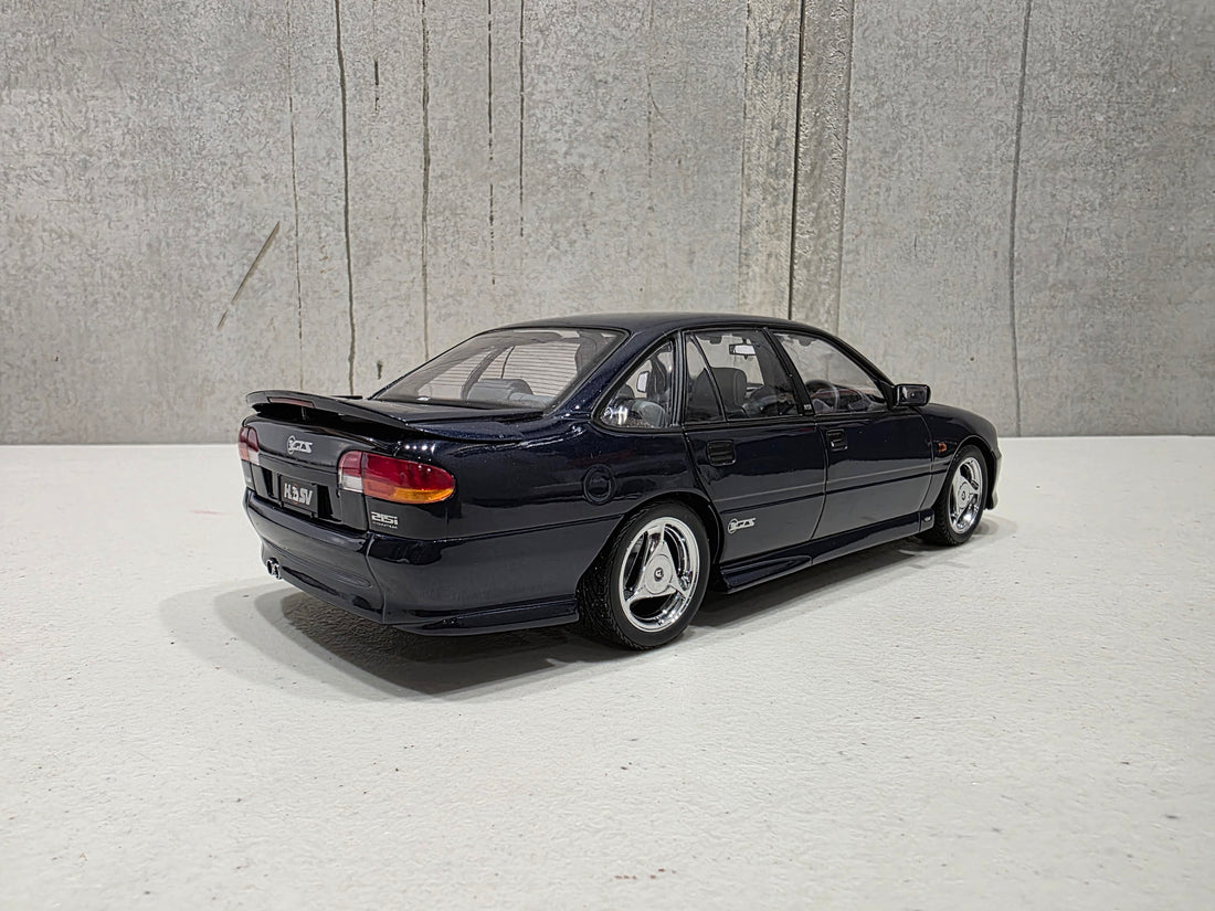HSV VS GTS - 1:18 SCALE DIECAST MODEL - GENESIS BLUE - BIANTE