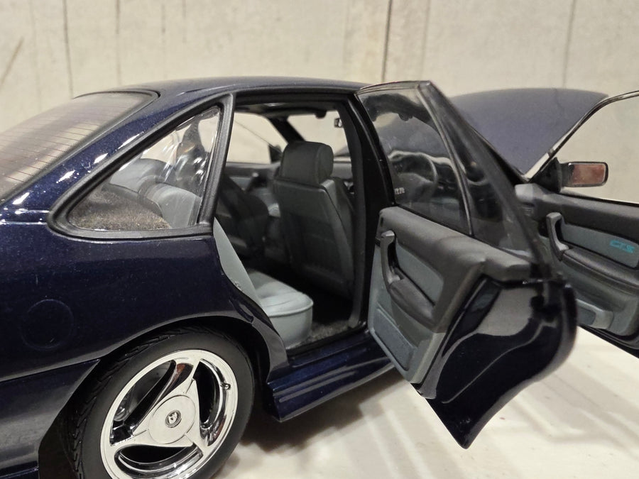 HSV VS GTS - 1:18 SCALE DIECAST MODEL - GENESIS BLUE - BIANTE