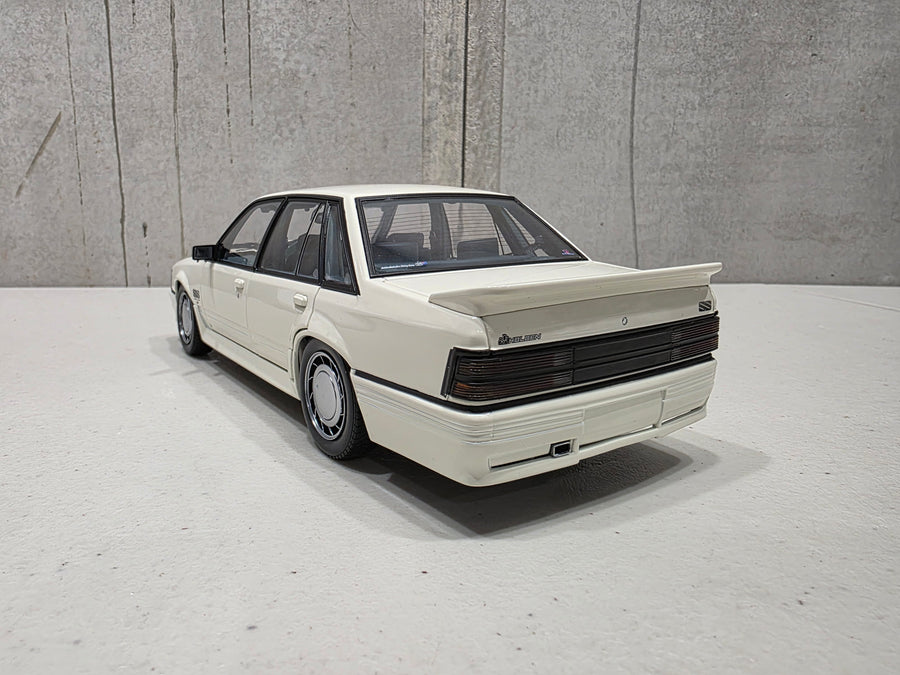 1985 HOLDEN VK COMMODORE SS GROUP THREE - 1:18 SCALE DIECAST MODEL - BIANTE