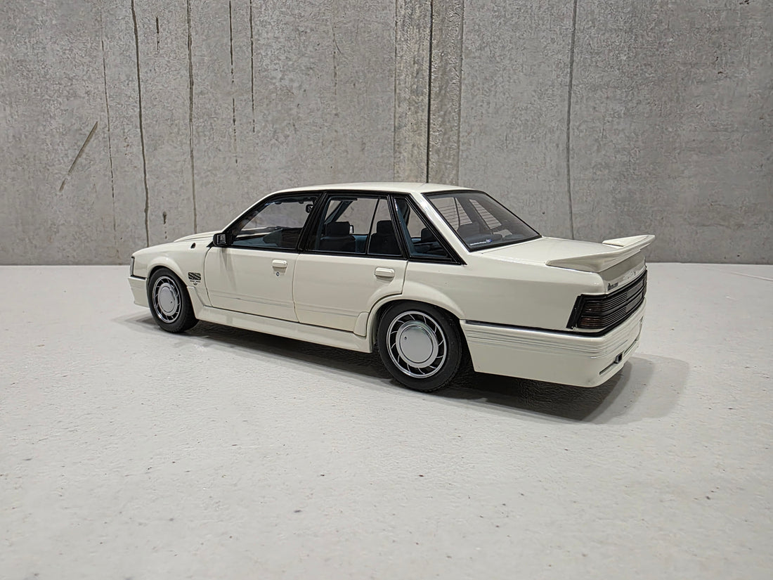 1985 HOLDEN VK COMMODORE SS GROUP THREE - 1:18 SCALE DIECAST MODEL - BIANTE