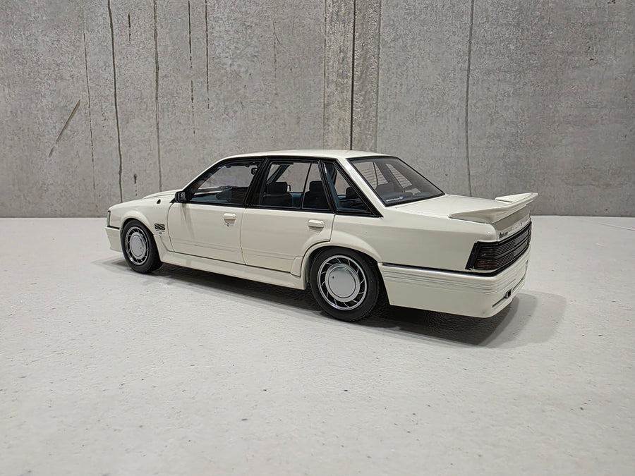 1985 HOLDEN VK COMMODORE SS GROUP THREE - 1:18 SCALE DIECAST MODEL - BIANTE