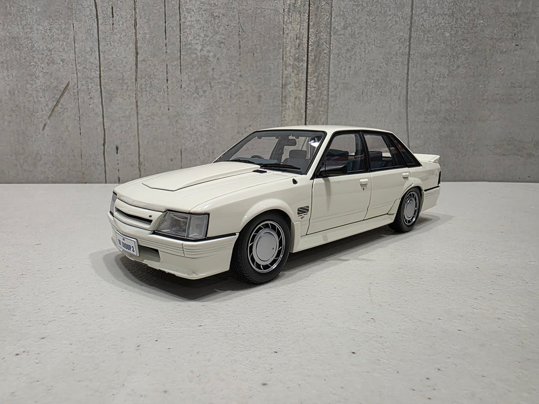 1985 HOLDEN VK COMMODORE SS GROUP THREE - 1:18 SCALE DIECAST MODEL - BIANTE