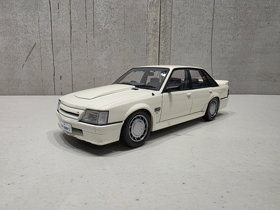 1985 HOLDEN VK COMMODORE SS GROUP THREE - 1:18 SCALE DIECAST MODEL - BIANTE