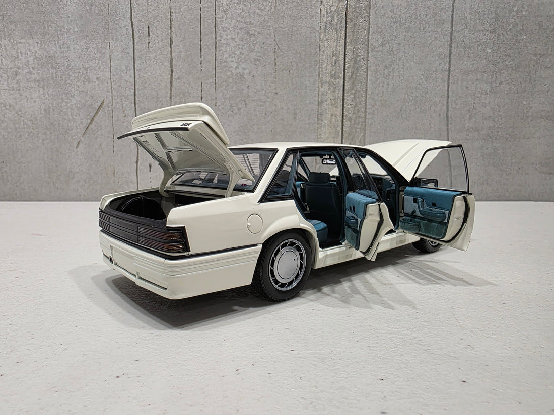 1985 HOLDEN VK COMMODORE SS GROUP THREE - 1:18 SCALE DIECAST MODEL - BIANTE