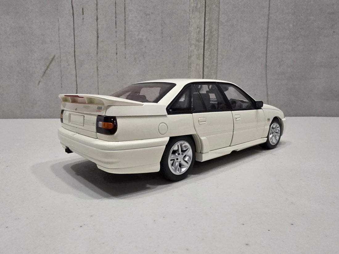 HOLDEN VN COMMODORE SS GROUP A DEVELOPMENT CAR - ALPINE WHITE - 1:18 SCALE DIECAST MODEL - BIANTE