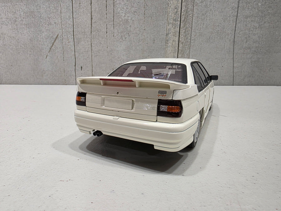 HOLDEN VN COMMODORE SS GROUP A DEVELOPMENT CAR - ALPINE WHITE - 1:18 SCALE DIECAST MODEL - BIANTE