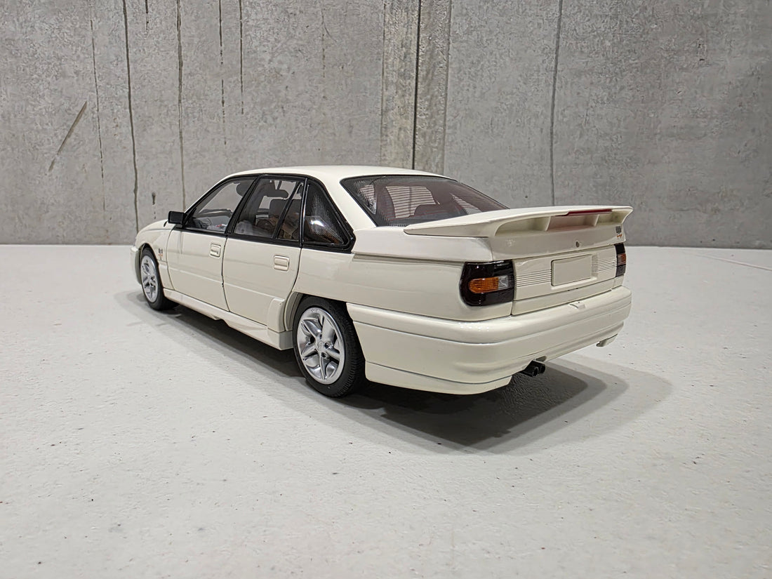 HOLDEN VN COMMODORE SS GROUP A DEVELOPMENT CAR - ALPINE WHITE - 1:18 SCALE DIECAST MODEL - BIANTE