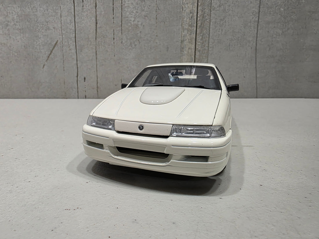 HOLDEN VN COMMODORE SS GROUP A DEVELOPMENT CAR - ALPINE WHITE - 1:18 SCALE DIECAST MODEL - BIANTE