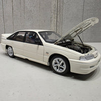 HOLDEN VN COMMODORE SS GROUP A DEVELOPMENT CAR - ALPINE WHITE - 1:18 SCALE DIECAST MODEL - BIANTE