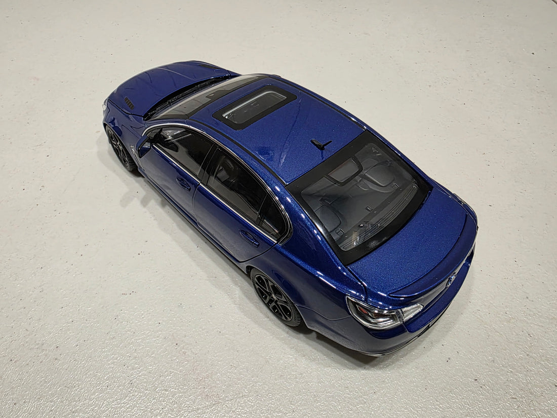 HOLDEN VF COMMODORE SSV REDLINE - SLIPSTREAM BLUE - 1:18 SCALE DIECAST MODEL - BIANTE