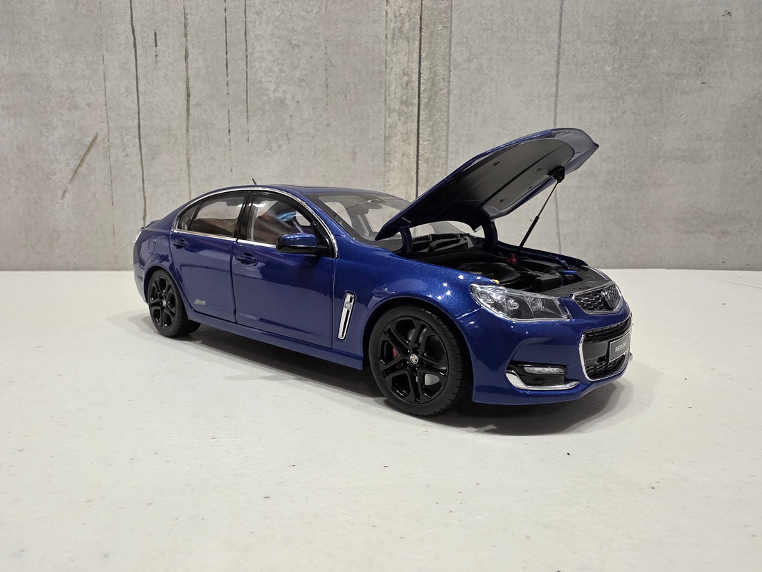 HOLDEN VF COMMODORE SSV REDLINE - SLIPSTREAM BLUE - 1:18 SCALE DIECAST MODEL - BIANTE