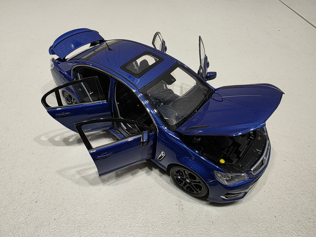 HOLDEN VF COMMODORE SSV REDLINE - SLIPSTREAM BLUE - 1:18 SCALE DIECAST MODEL - BIANTE