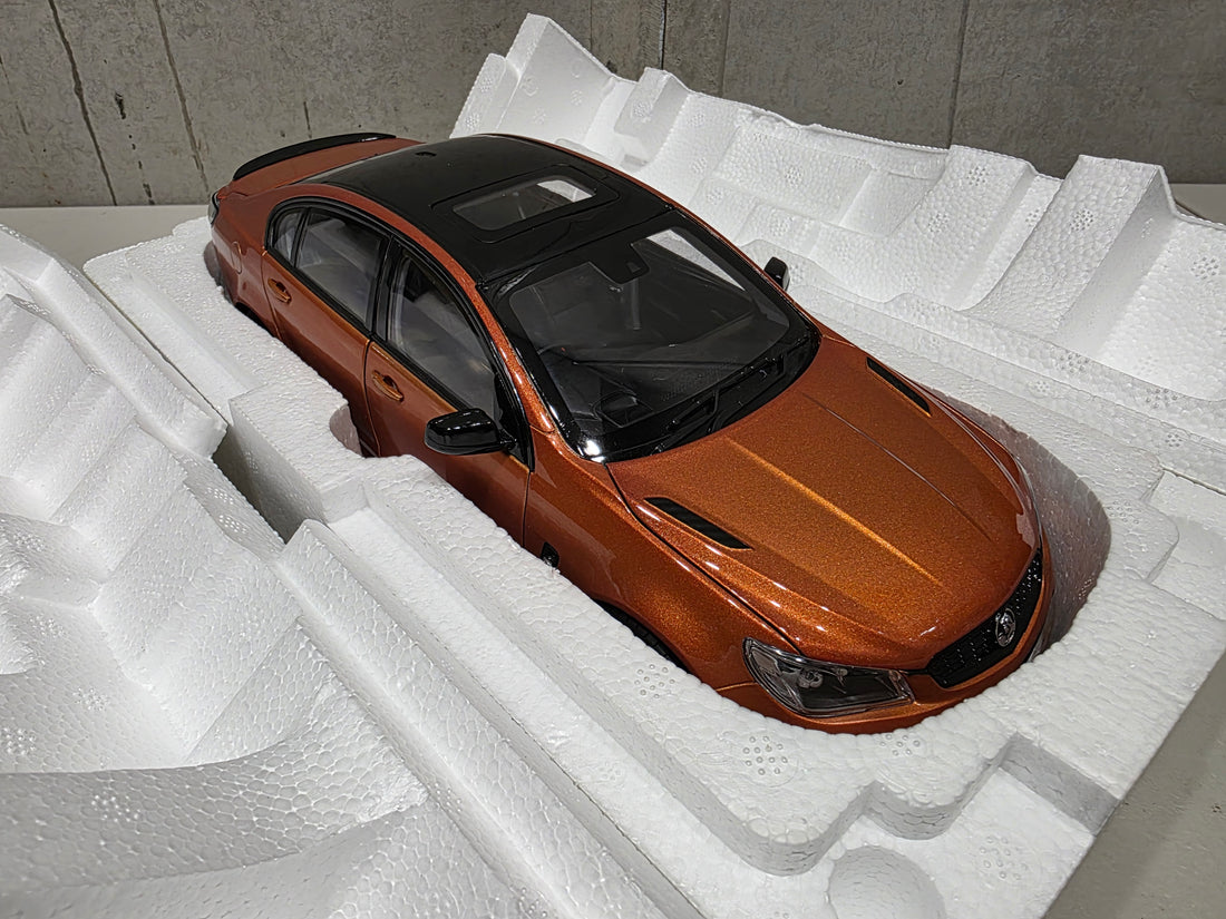 2017 HOLDEN VFII COMMODORE SSV REDLINE - LIGHT MY FIRE - 1:18 SCALE DIECAST MODEL - BIANTE