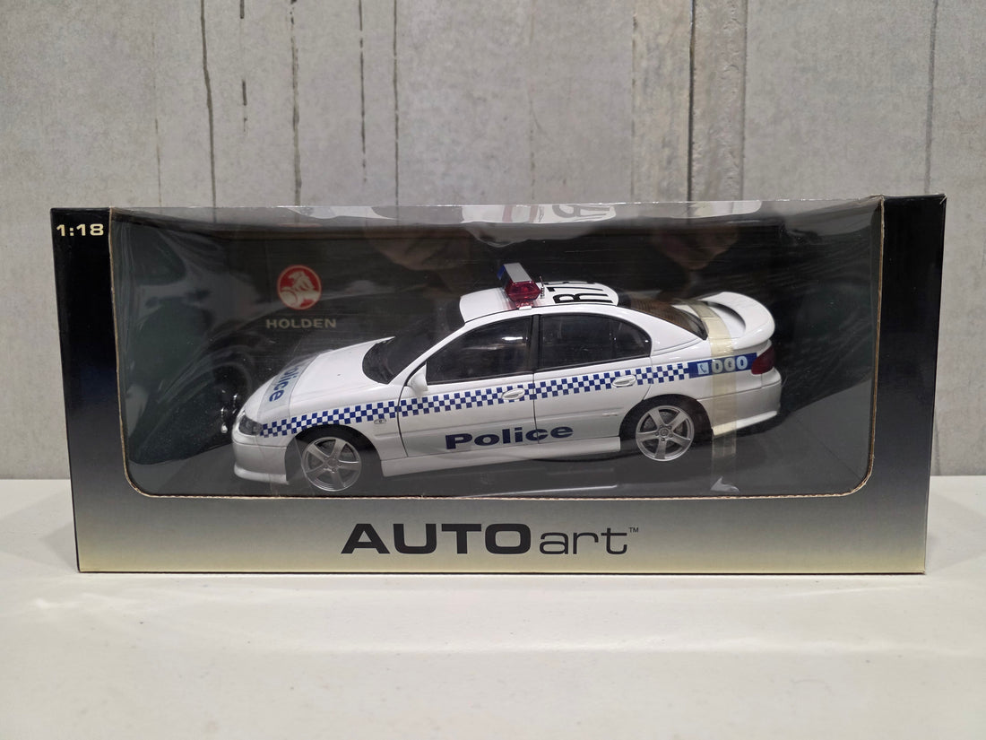 HOLDEN VX SS VICTORIAN POLICE CAR - 1:18 SCALE DIECAST MODEL - AUTOart