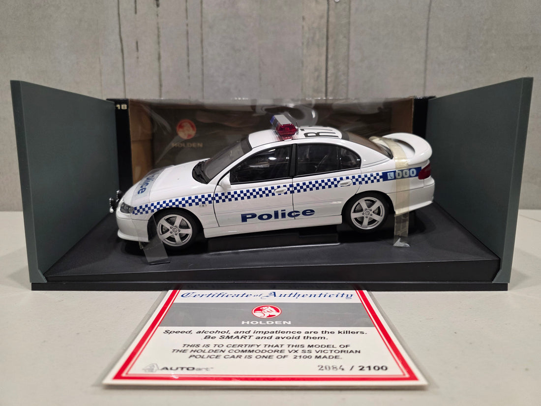 HOLDEN VX SS VICTORIAN POLICE CAR - 1:18 SCALE DIECAST MODEL - AUTOart