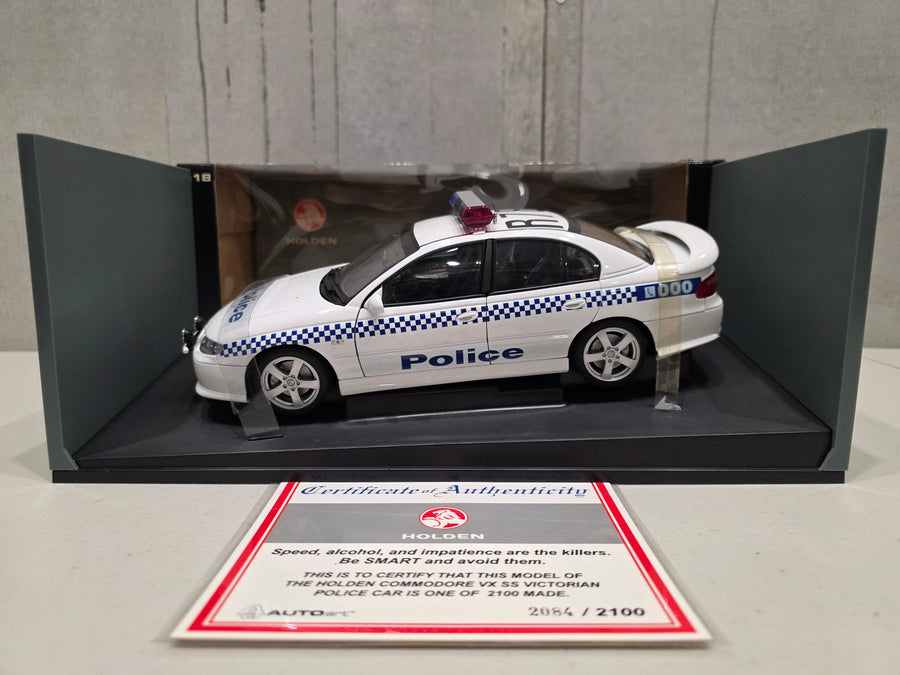 HOLDEN VX SS VICTORIAN POLICE CAR - 1:18 SCALE DIECAST MODEL - AUTOart