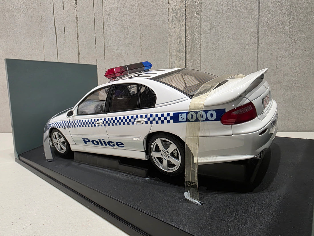 HOLDEN VX SS VICTORIAN POLICE CAR - 1:18 SCALE DIECAST MODEL - AUTOart