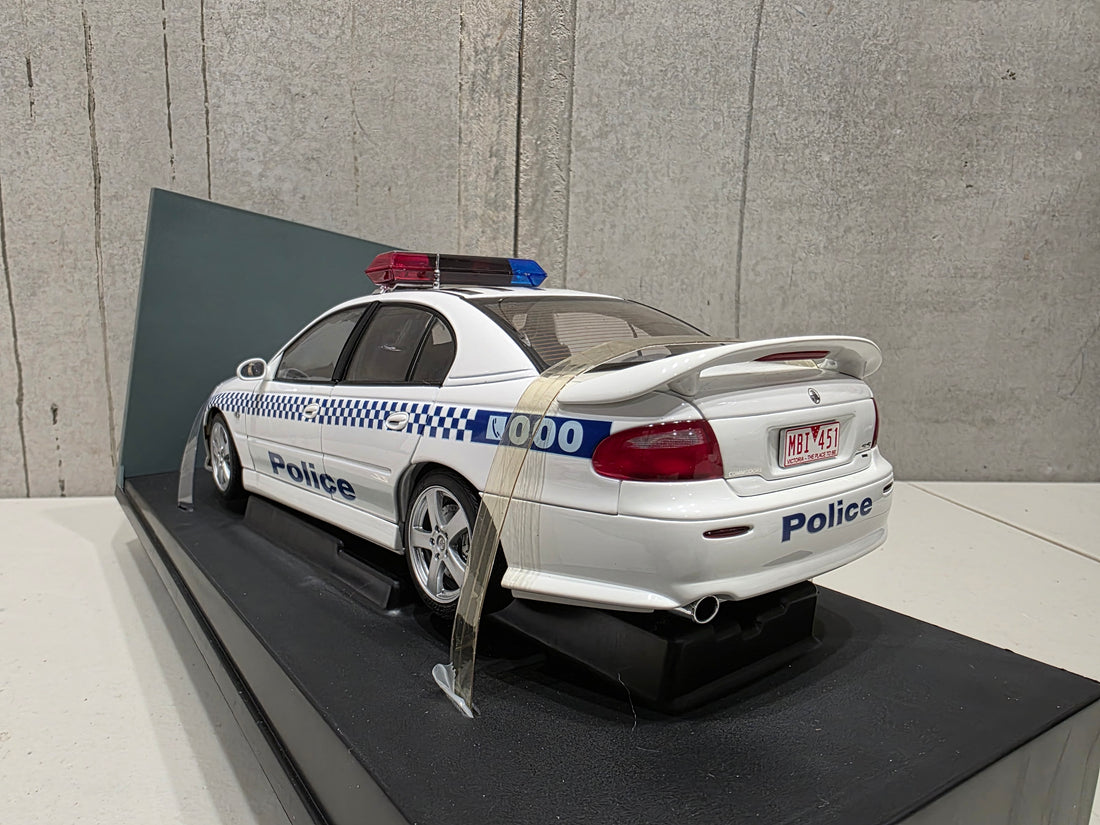 HOLDEN VX SS VICTORIAN POLICE CAR - 1:18 SCALE DIECAST MODEL - AUTOart
