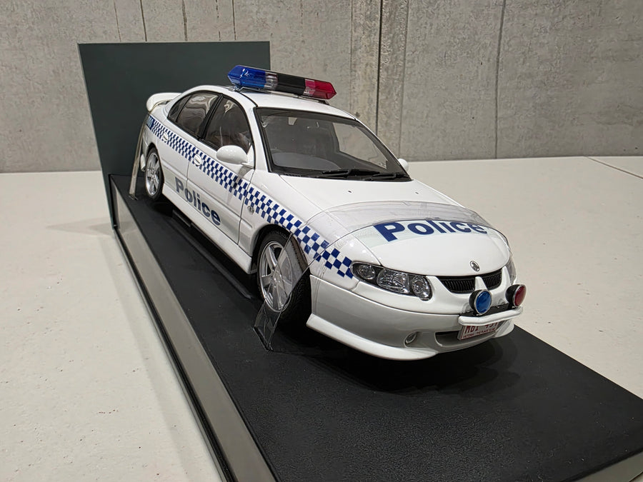 HOLDEN VX SS VICTORIAN POLICE CAR - 1:18 SCALE DIECAST MODEL - AUTOart