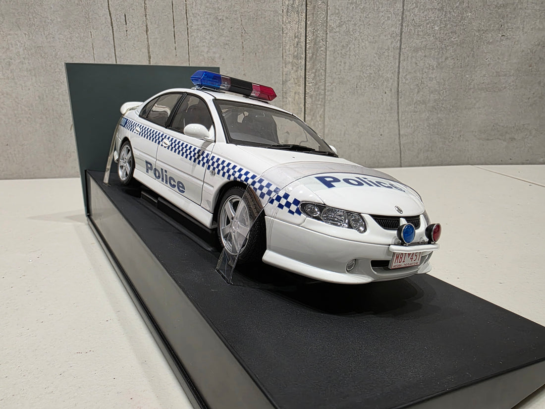 HOLDEN VX SS VICTORIAN POLICE CAR - 1:18 SCALE DIECAST MODEL - AUTOart