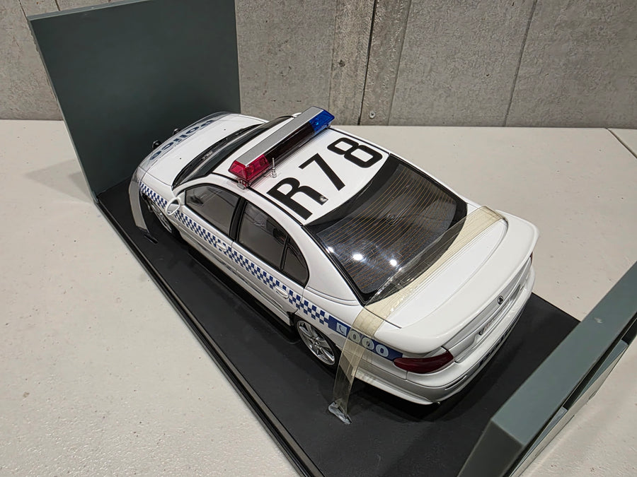 HOLDEN VX SS VICTORIAN POLICE CAR - 1:18 SCALE DIECAST MODEL - AUTOart