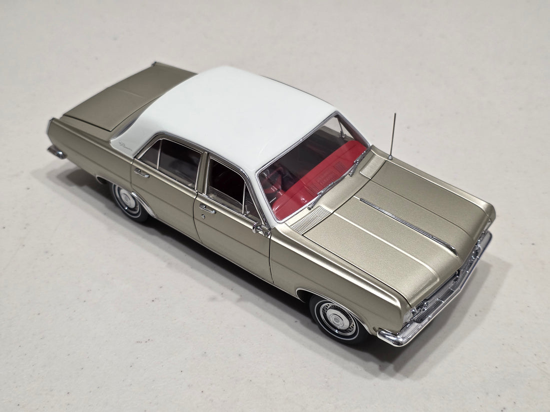 HOLDEN HR PREMIER - SIVER MINK - 1:18 SCALE DIECAST MODEL