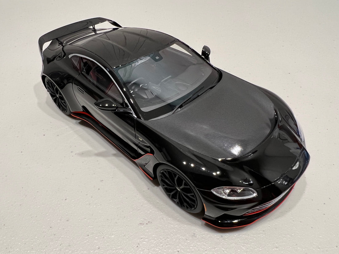 Aston Martin V12 Vantage Jet Black - 1:18 Scale Resin Model Car - TOPSPEED