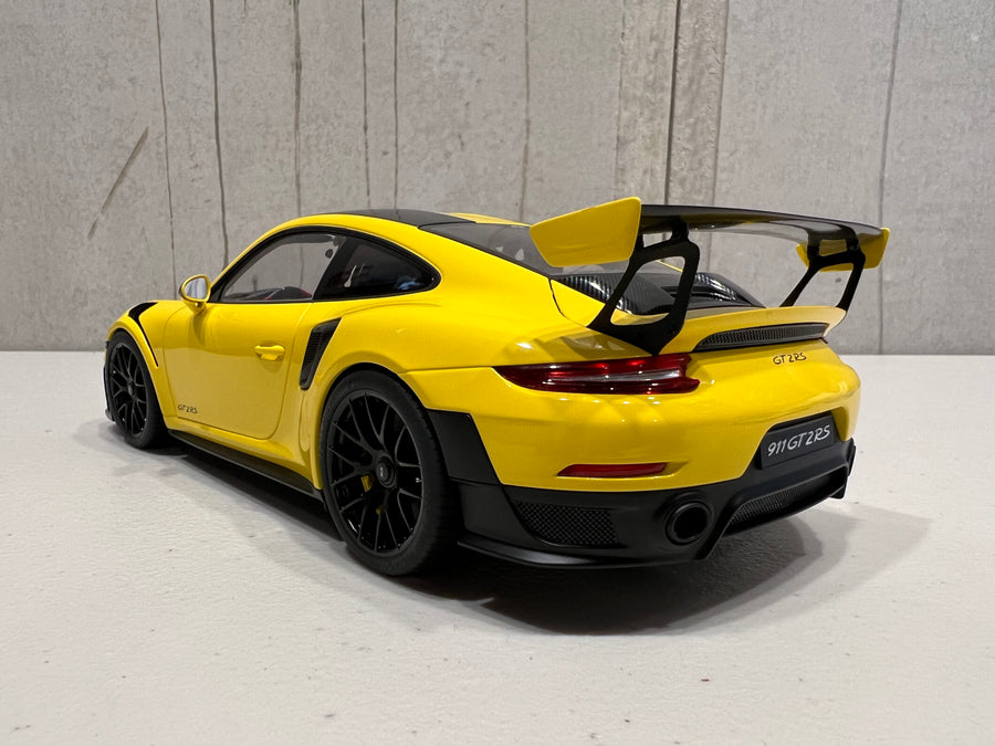 PORSCHE 911 (991.2) GT2 RS WEISSACH PACKAGE (RACING YELLOW)