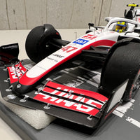 HAAS F1 TEAM VF-22 - MICK SCHUMACHER - BAHRAIN GP 2022 - 1:18 Scale Resin Model Car - Minichamps