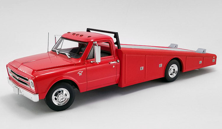 1967 CHEVROLET C-30 RAMP TRUCK 1:18 SCALE DIECAST MODEL