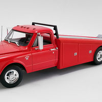 1967 CHEVROLET C-30 RAMP TRUCK 1:18 SCALE DIECAST MODEL